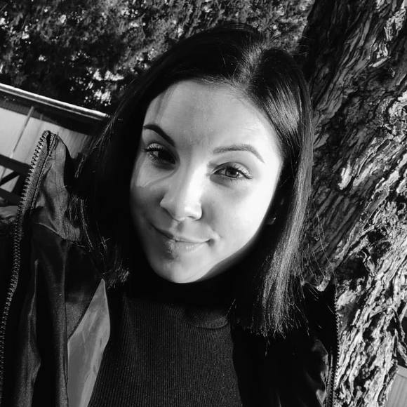 Meet your Posher, Jenna - Picture 1 of 1